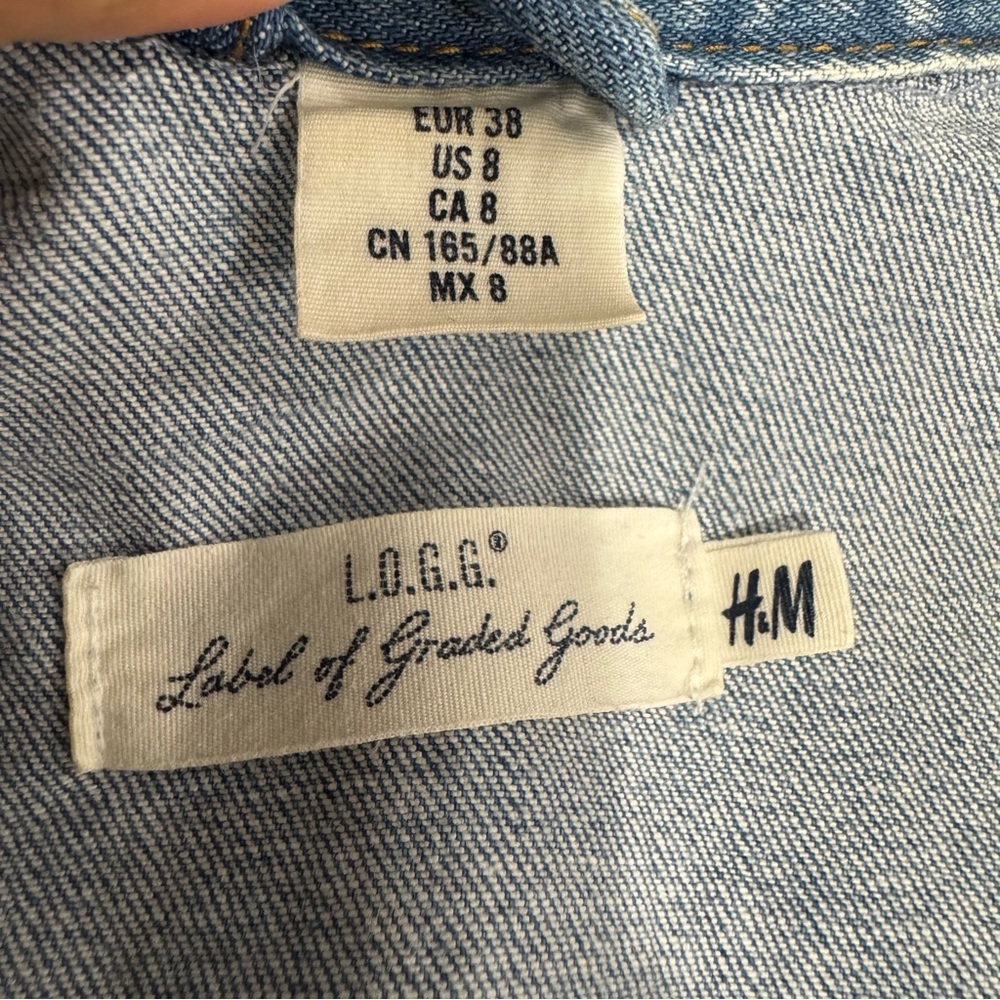 3/$20 H&M L.O.G.G. Classic Light Wash Denim Jacket Women’s Size 8 - Picture 3 of 14